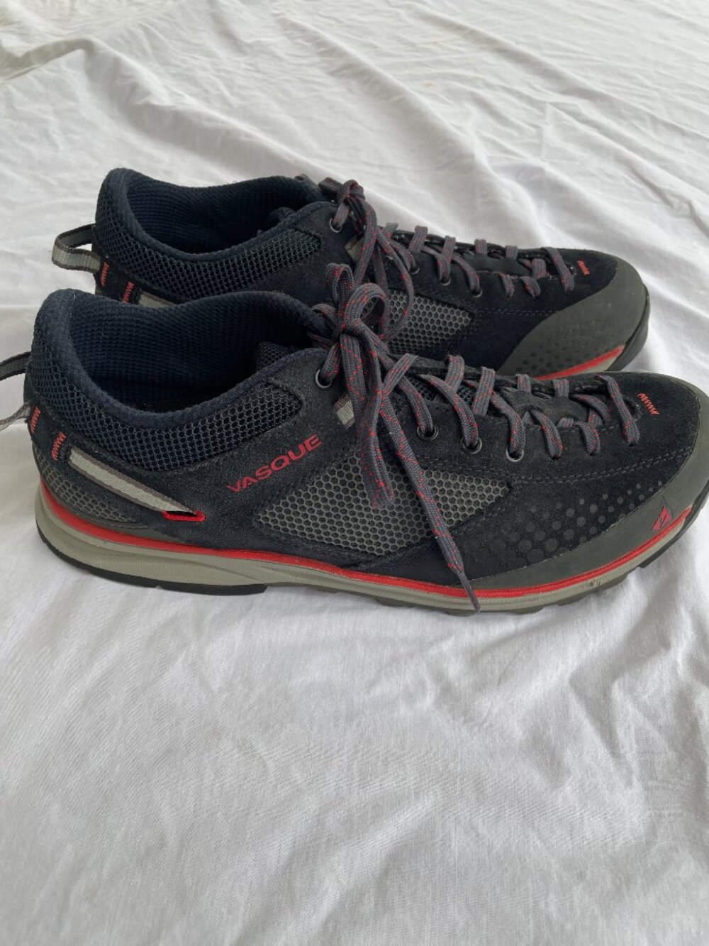 VASQUE Grand Traverse Men's 12 Navy Grey Red Athletic Hiking Shoes Vibram Sole